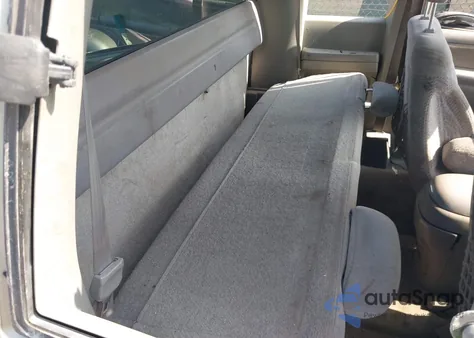 1999 Chevrolet C1500 Ls z USA, uszkodzony, nr VIN 1GCEC19R2XR119422